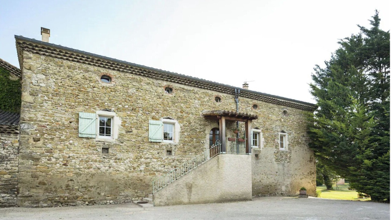 Photo of Outdoor in Charols