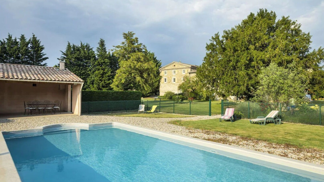 Photo of Outdoor in Charols