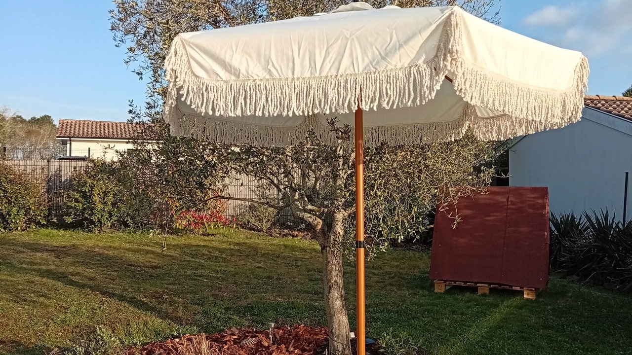 Photo of Outdoor in Salles