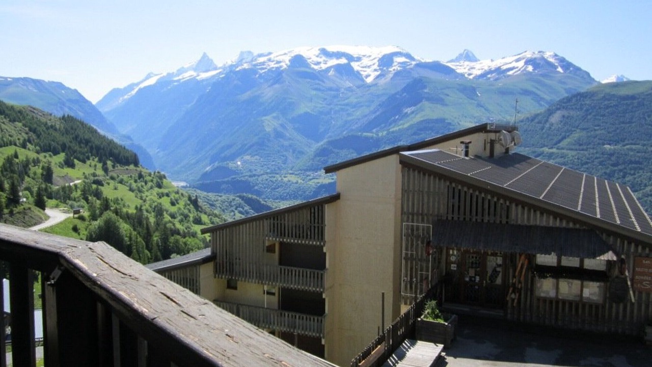 Photo of Outdoor in Auris