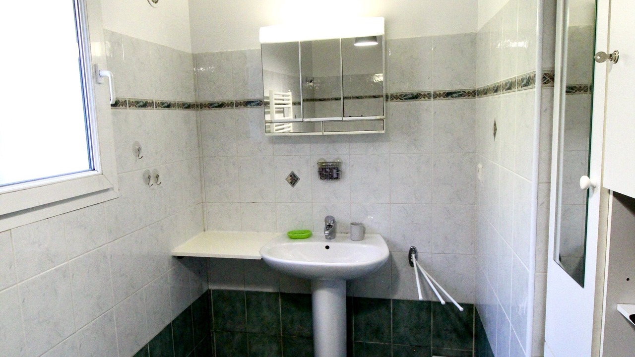 Photo of Bathroom in Chateauneuf-le-Rouge