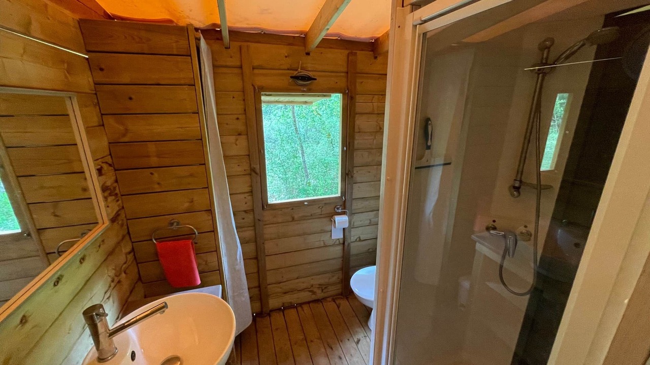 Photo of Bathroom in Septfonds