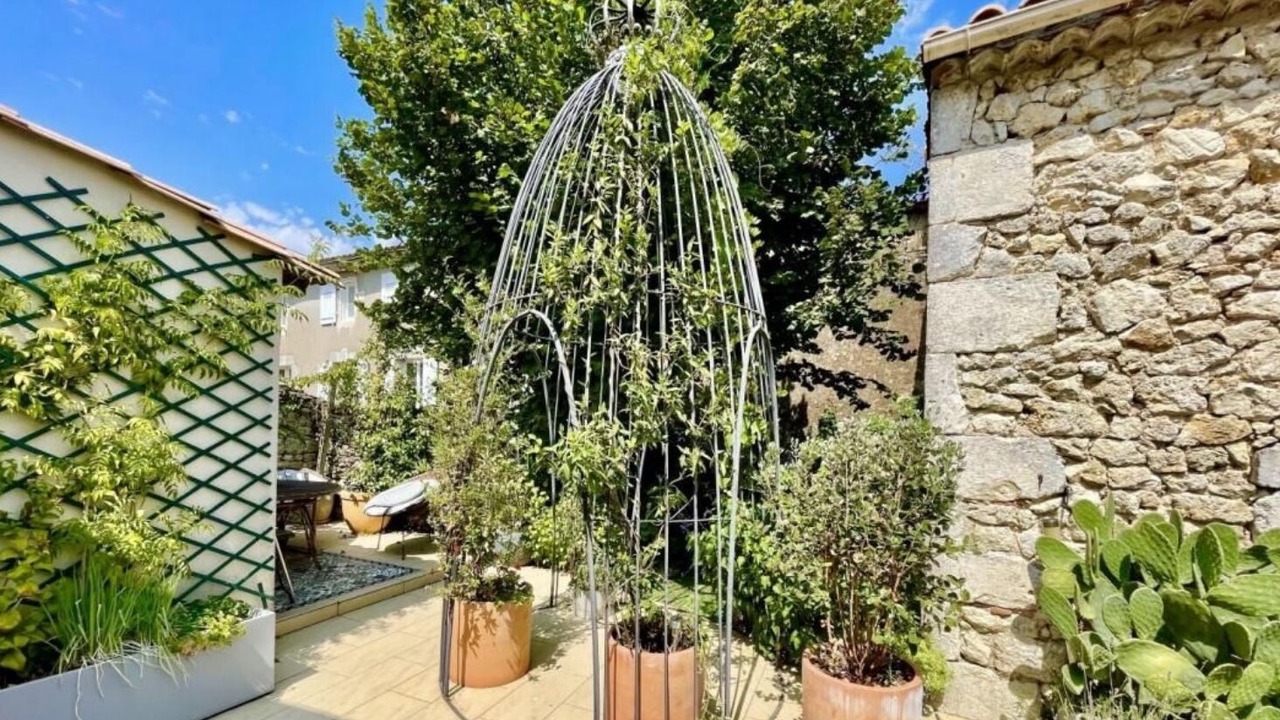 Photo of Patio Balcony in Saint-Yzans-de-Medoc