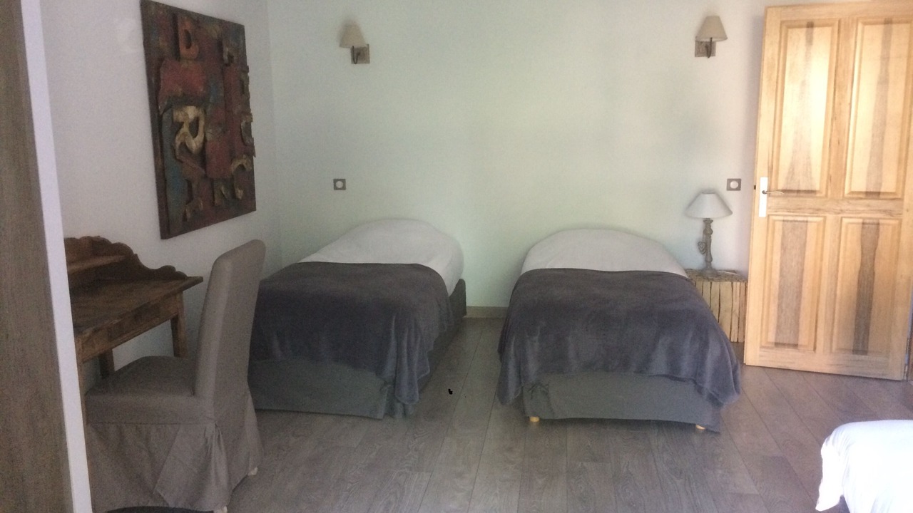 Photo of Bedroom in Calmont