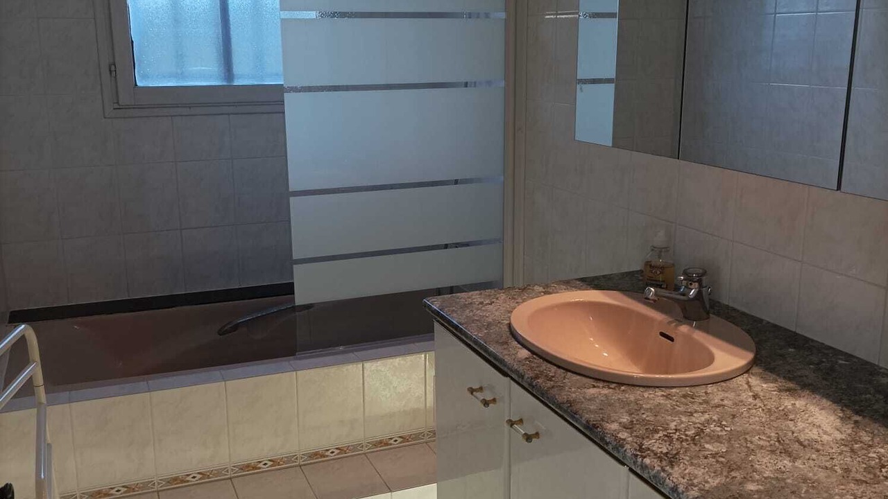 Photo of Bathroom in Flayosc