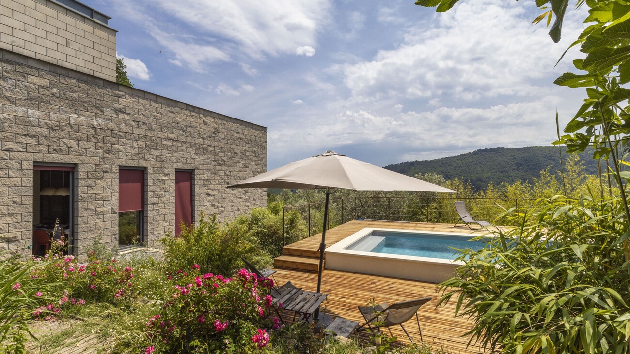 Photo of Outdoor in Meyrannes