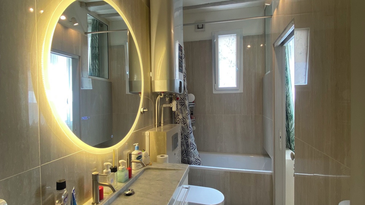 Photo of Bathroom in Sorbonne