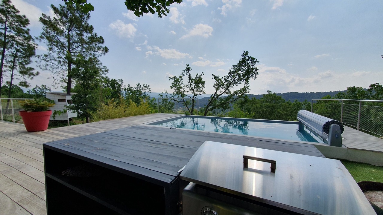 Photo of Outdoor in Mercuer
