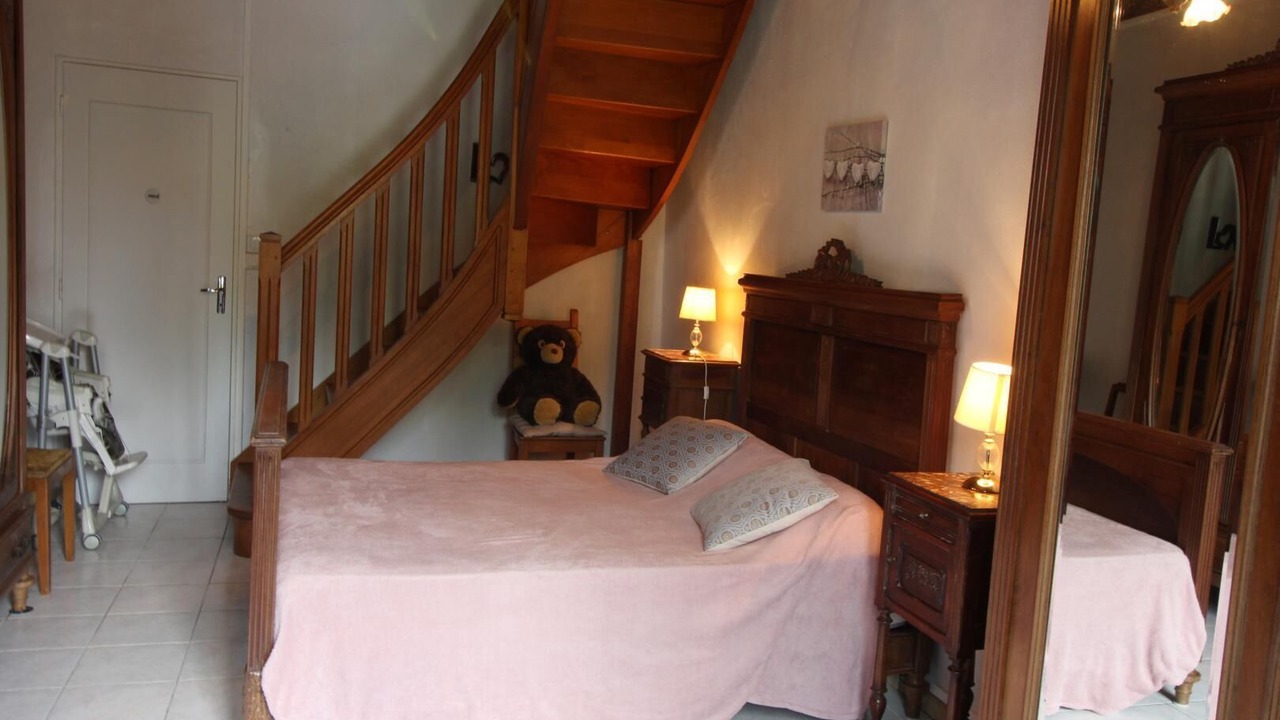 Photo of Bedroom in Lesparre-Medoc