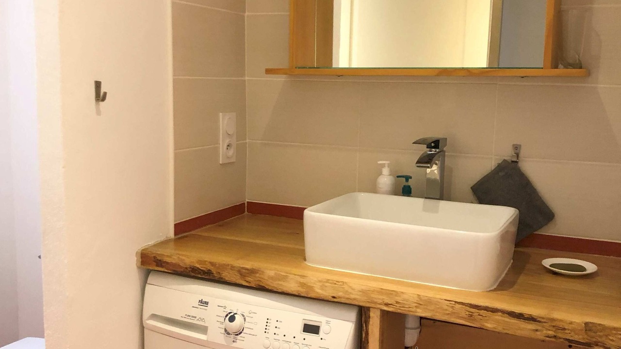 Photo of Bathroom in Sare