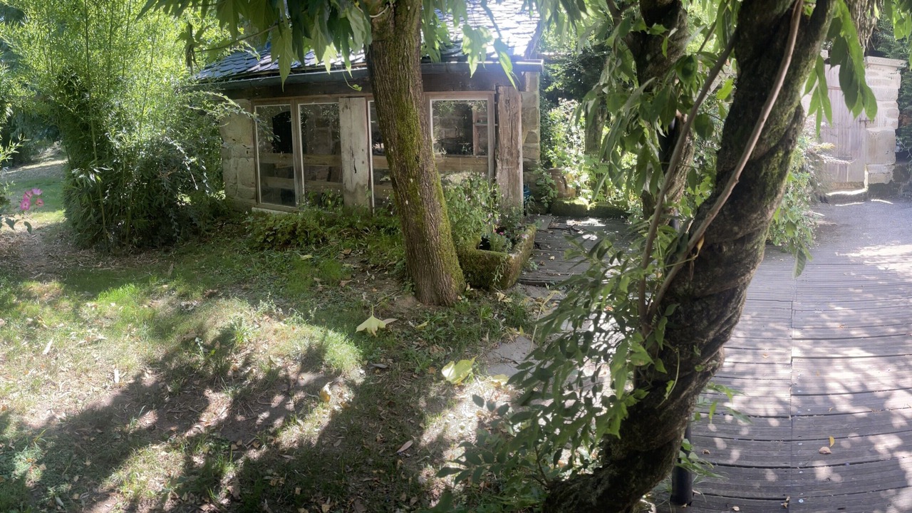 Photo of Patio Balcony in Camps-Saint-Mathurin-Leobazel