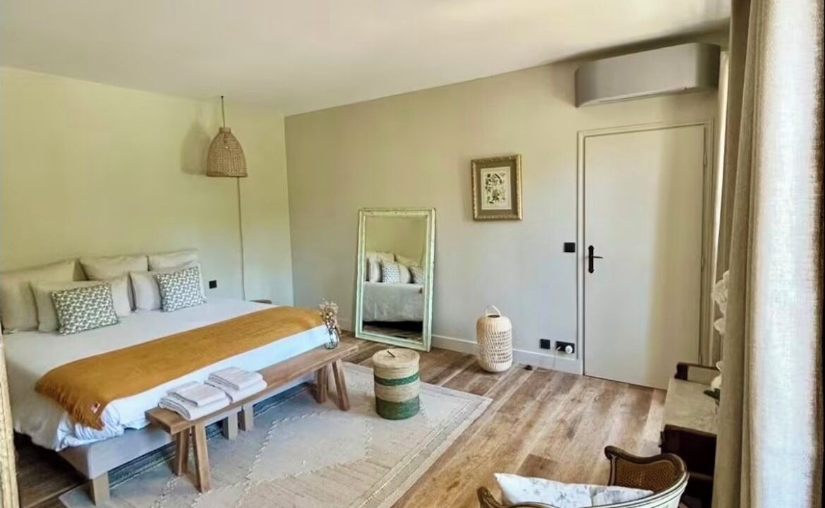 Photo of Bedroom in Livers-Cazelles
