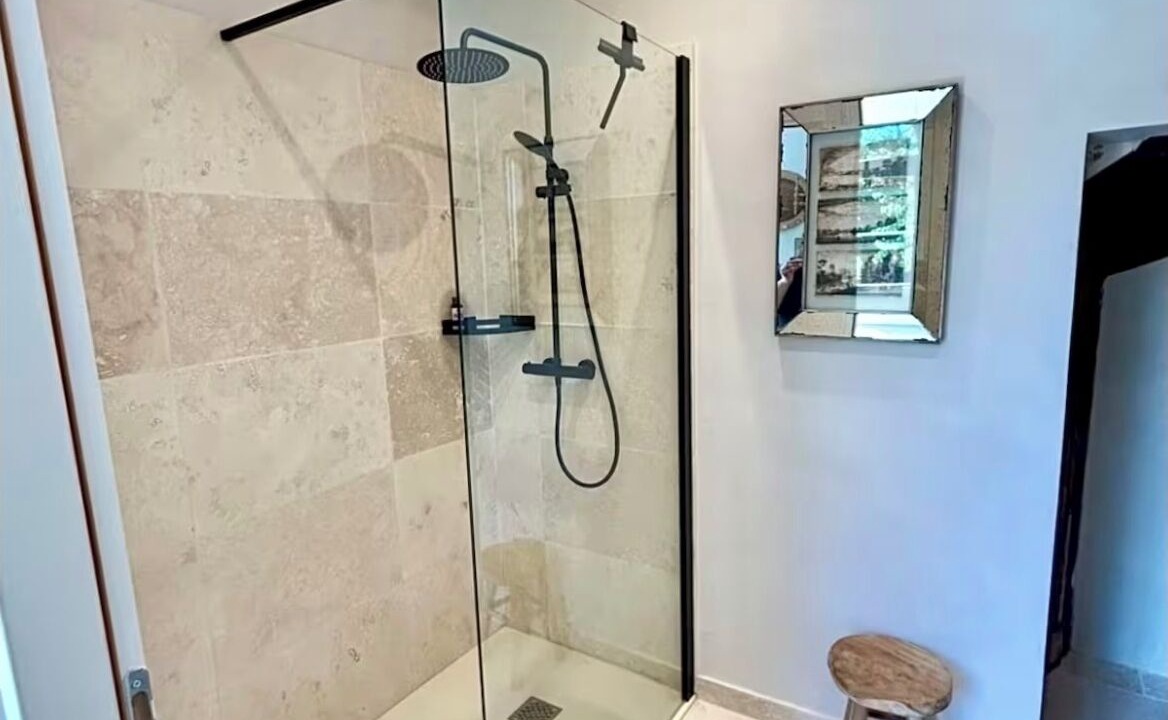 Photo of Bathroom in Livers-Cazelles