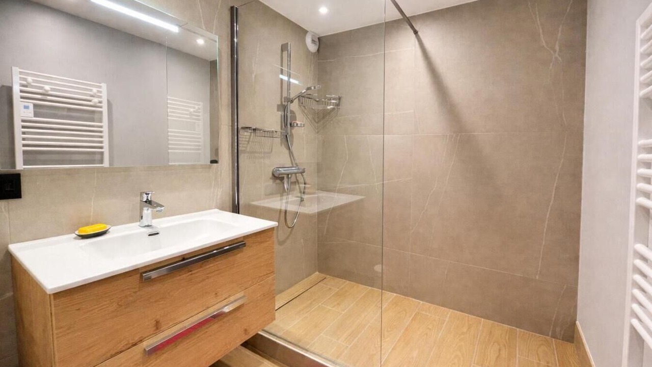 Photo of Bathroom in Saint-Marcel