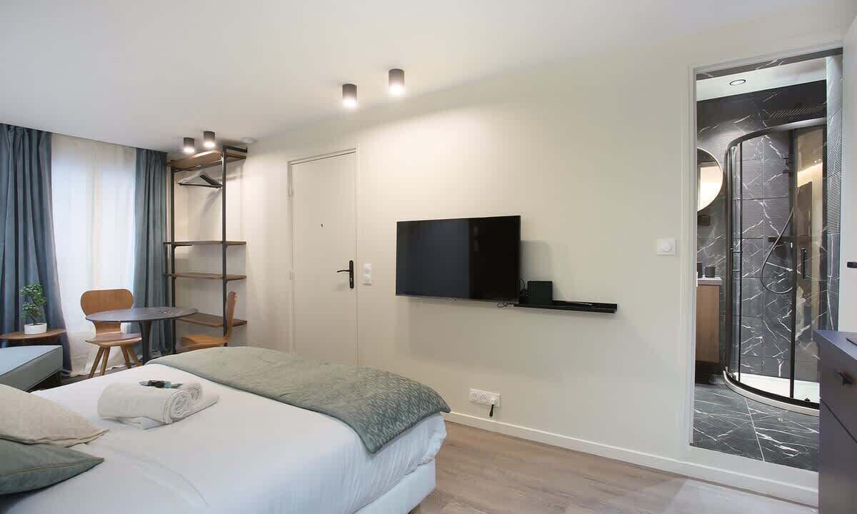 Photo of Bedroom in Pigalle