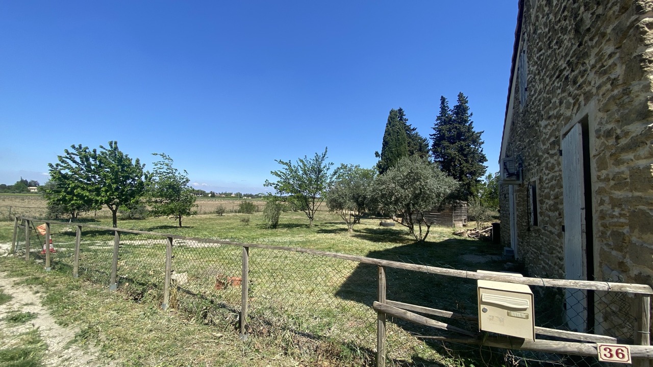 Photo of Outdoor in Sainte-Cecile-les-Vignes