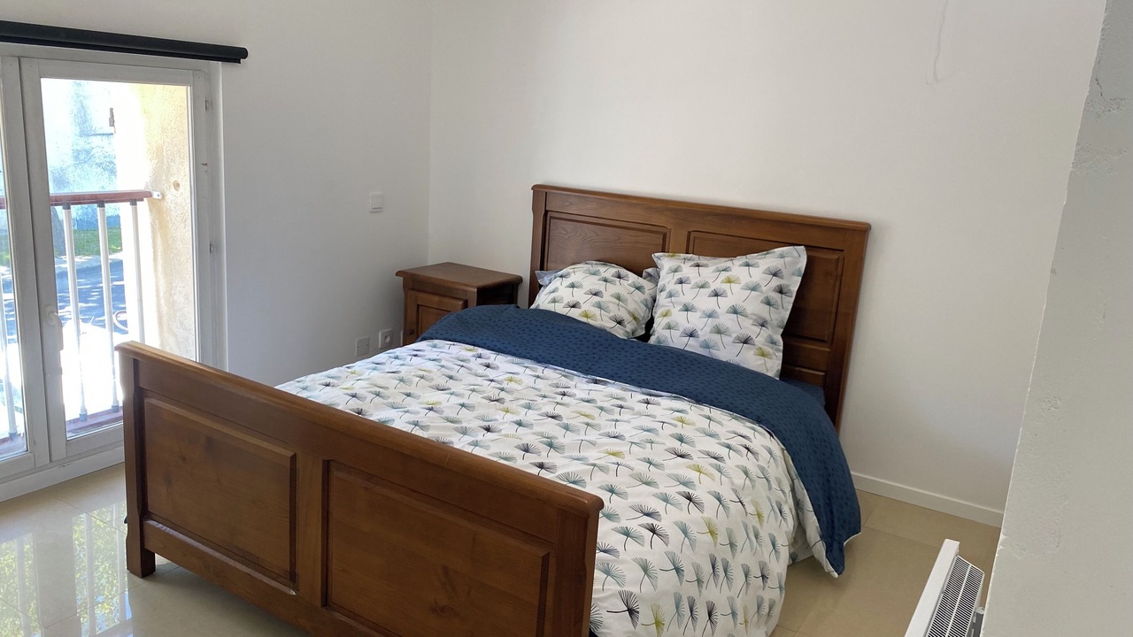 Photo of Bedroom in Sainte-Cecile-les-Vignes