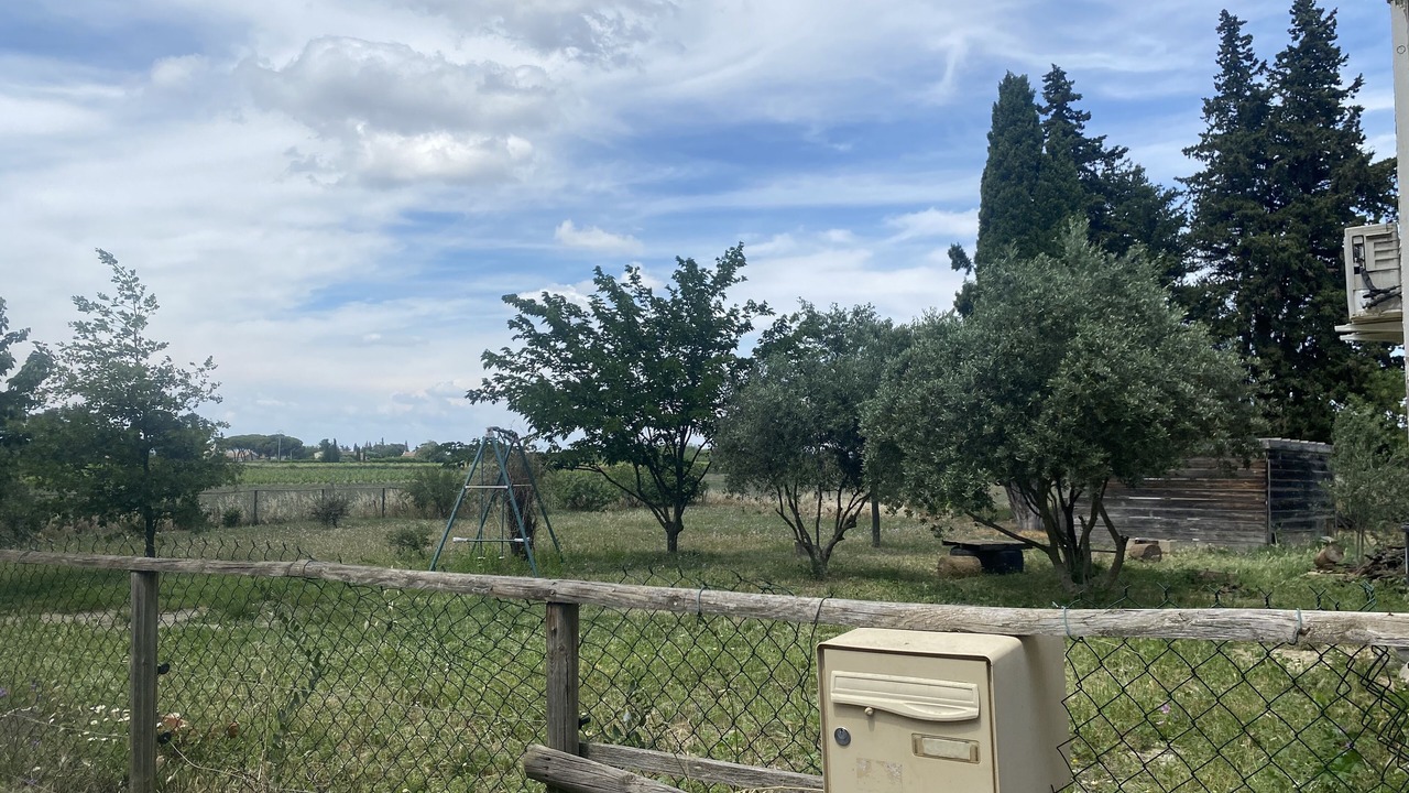 Photo of Outdoor in Sainte-Cecile-les-Vignes