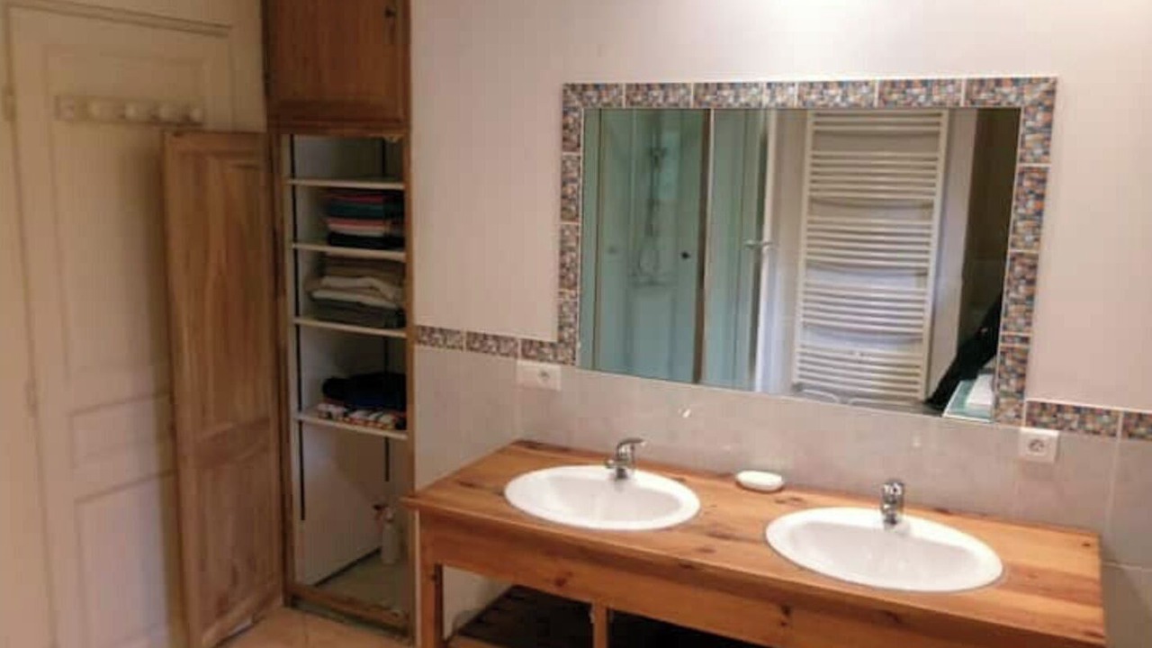 Photo of Bathroom in Capdenac