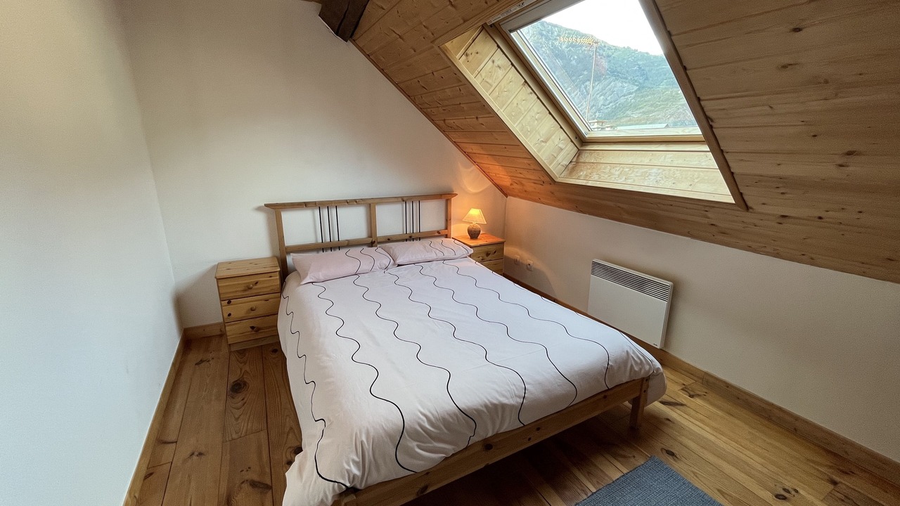 Photo of Bedroom in Le Bourg-d'Oisans