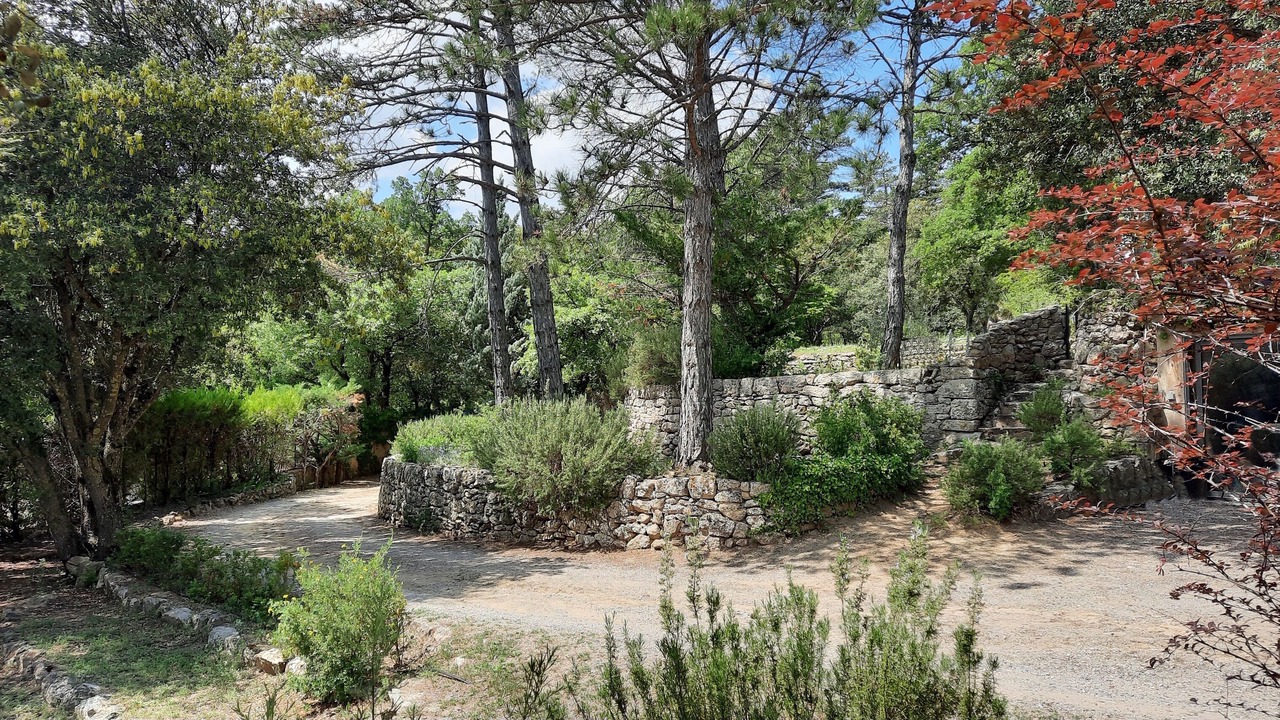Photo of Outdoor in Jouques