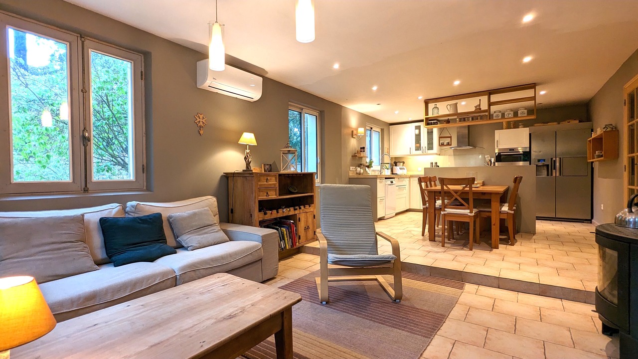 Photo of Livingroom in Jouques