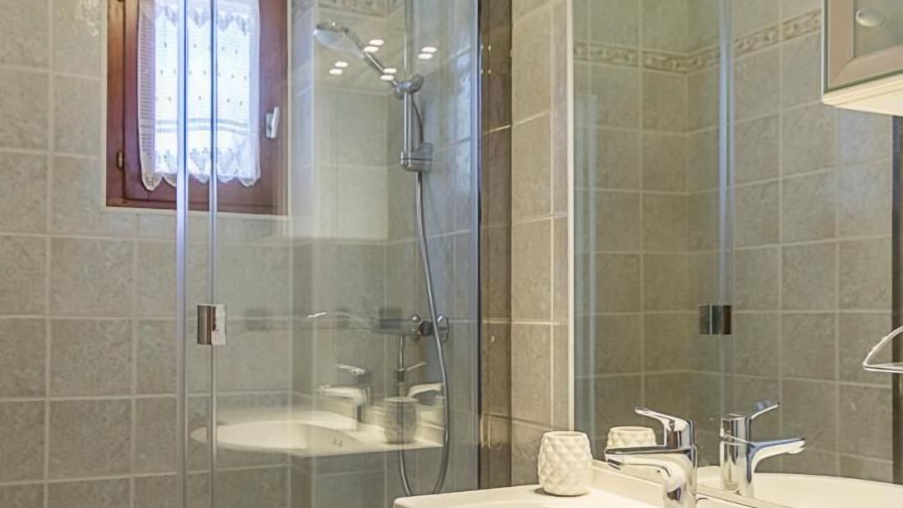 Photo of Bathroom in Valloire