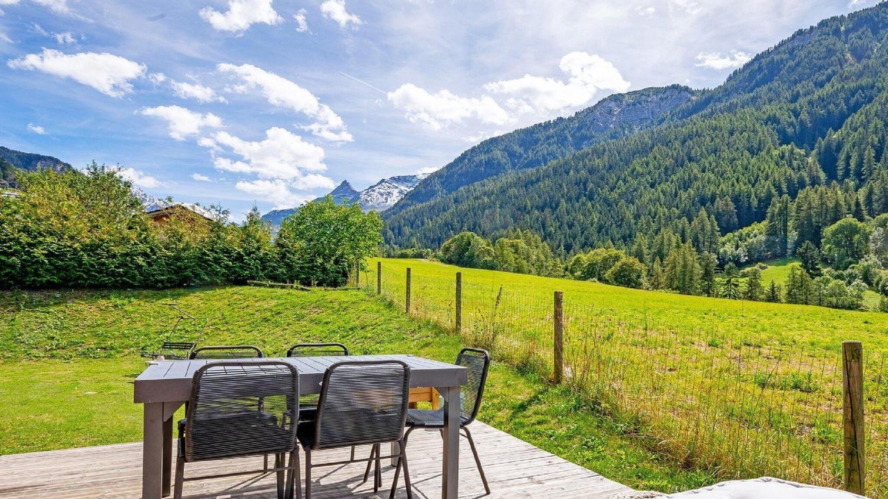 Photo of Outdoor in Nancroit