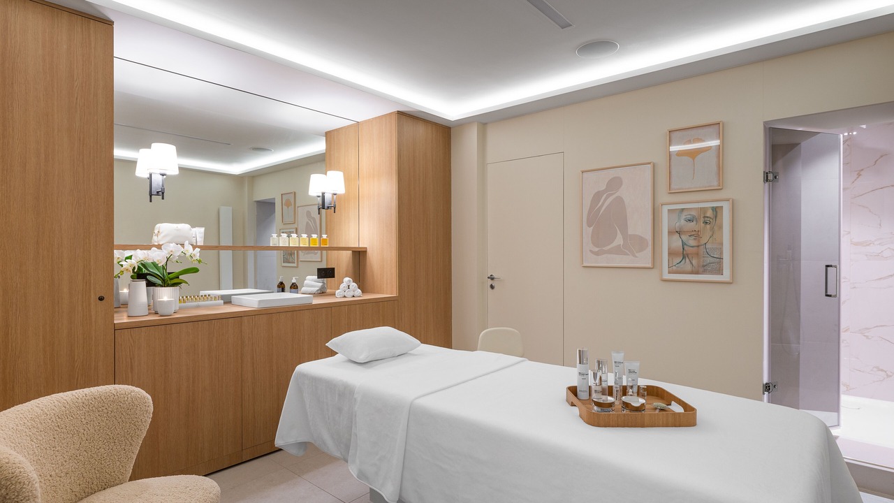 Photo of Bedroom in Champs-Elysees