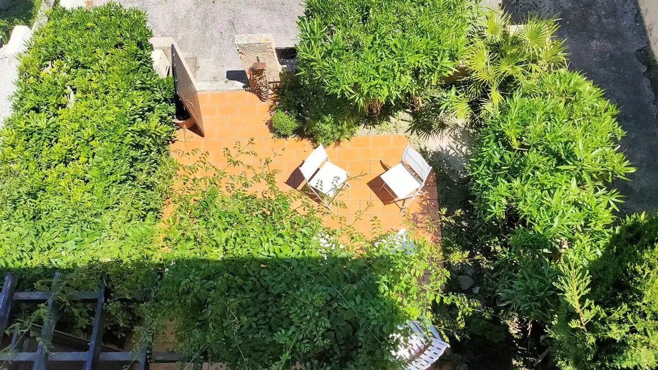Photo of Patio Balcony in Les Arenes