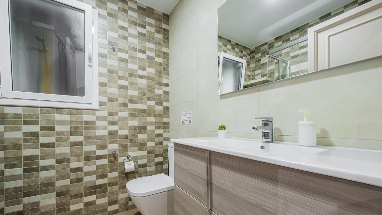 Photo of Bathroom in el Camp d'en Grassot i Gracia Nova