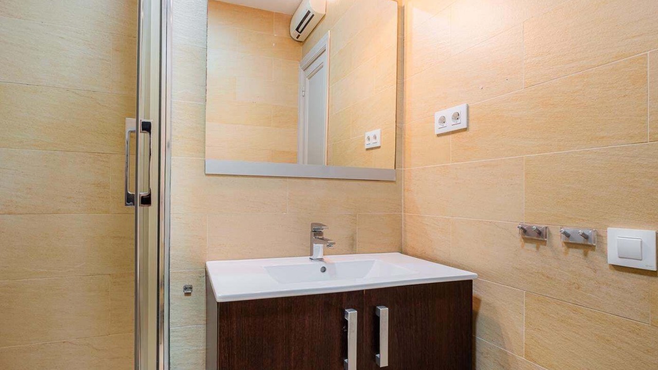 Photo of Bathroom in el Camp d'en Grassot i Gracia Nova