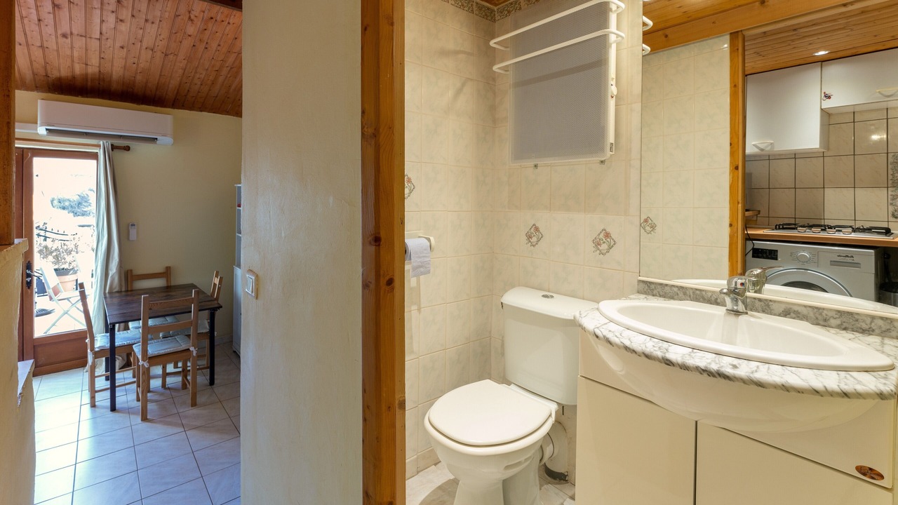 Photo of Bathroom in Lioux