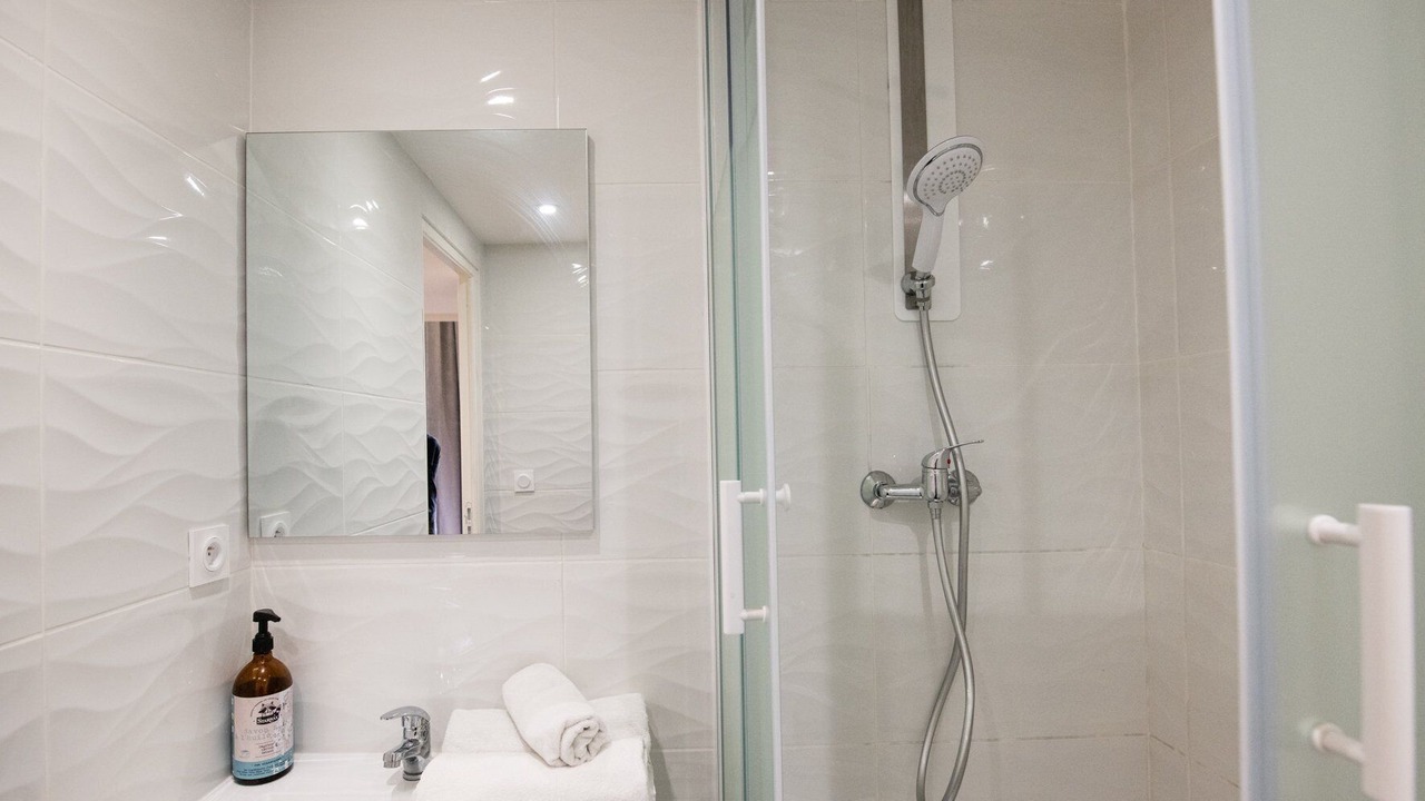 Photo of Bathroom in Griffon - Royale