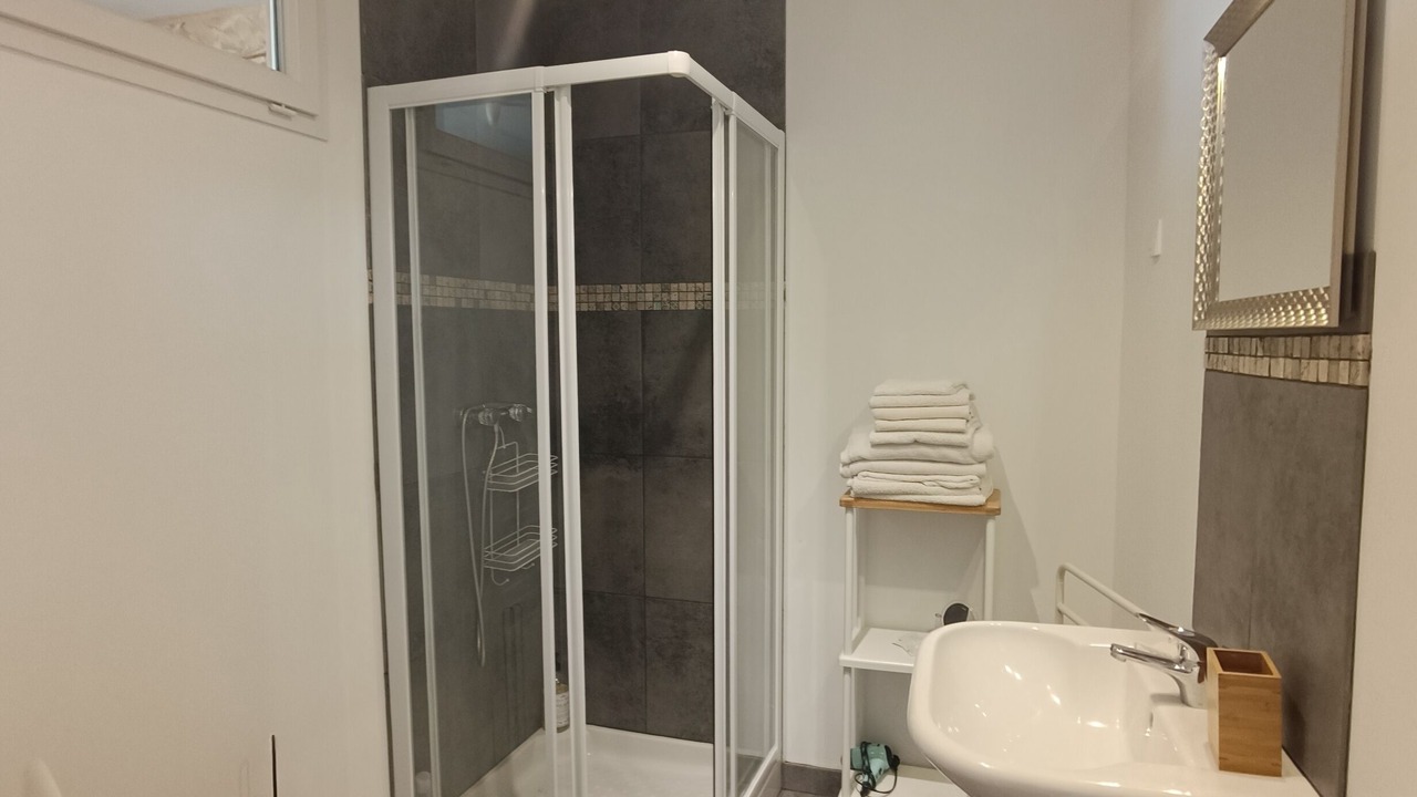Photo of Bathroom in Lachapelle-Graillouse
