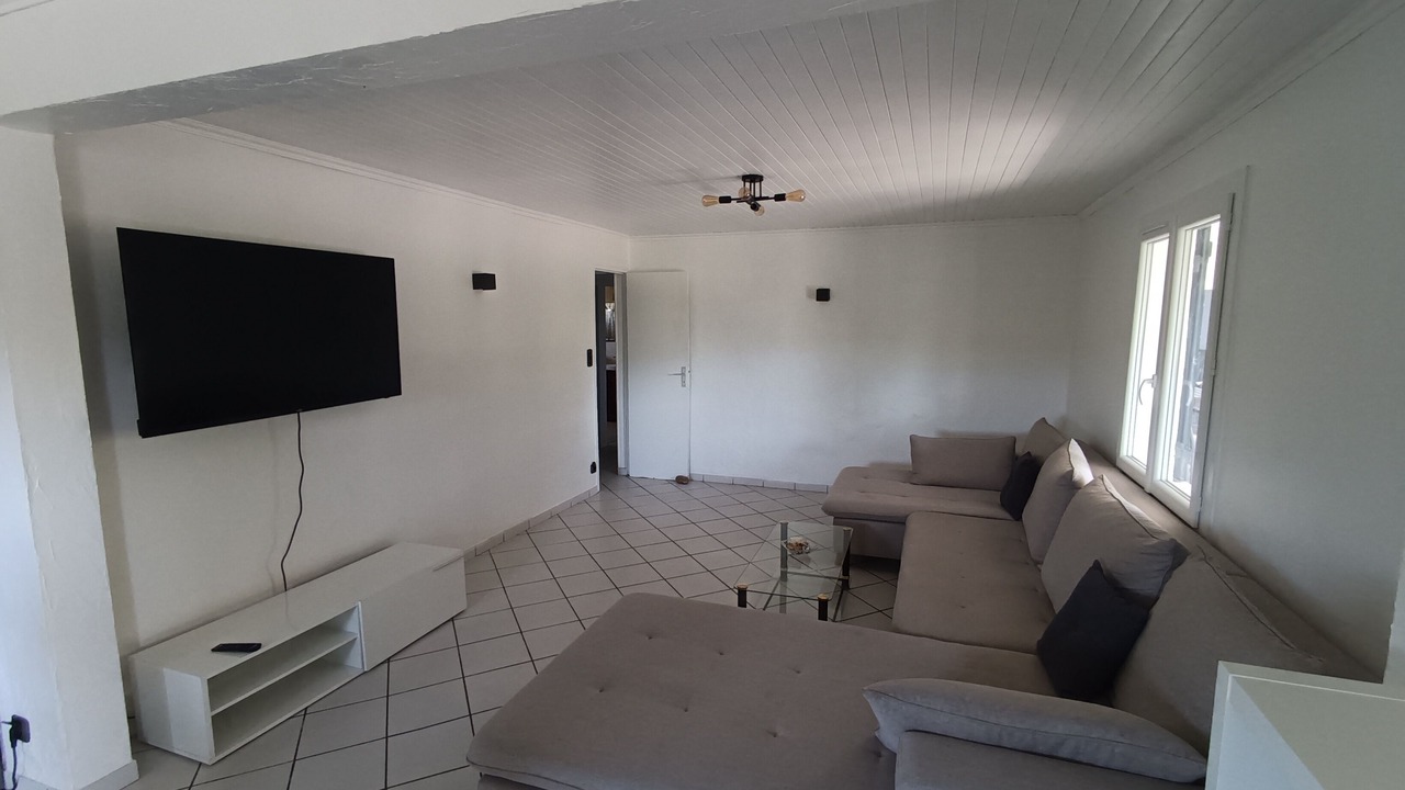 Photo of Livingroom in Begadan