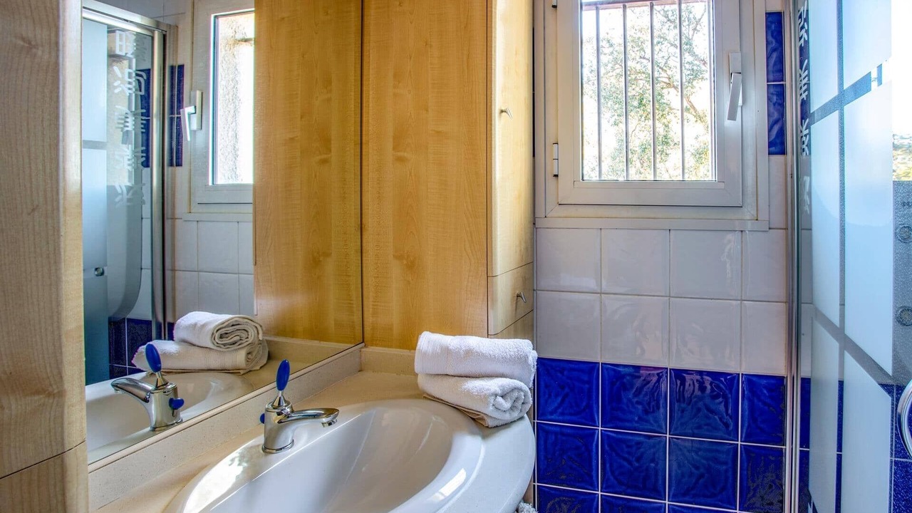 Photo of Bathroom in Laroque-des-Alberes