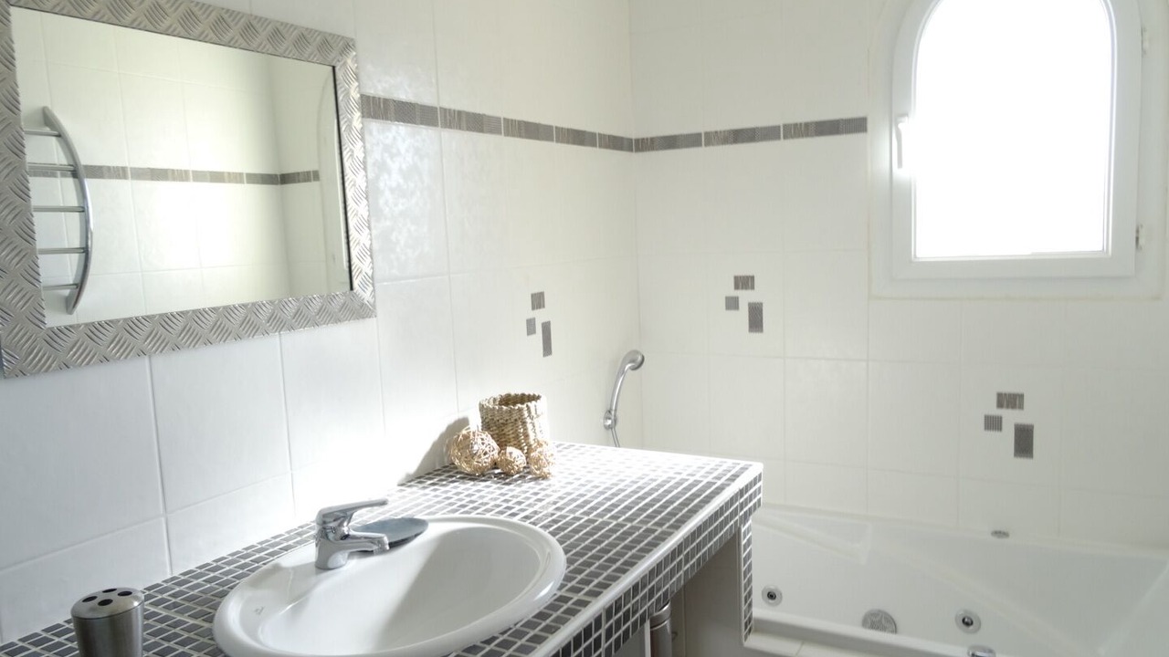 Photo of Bathroom in Claira