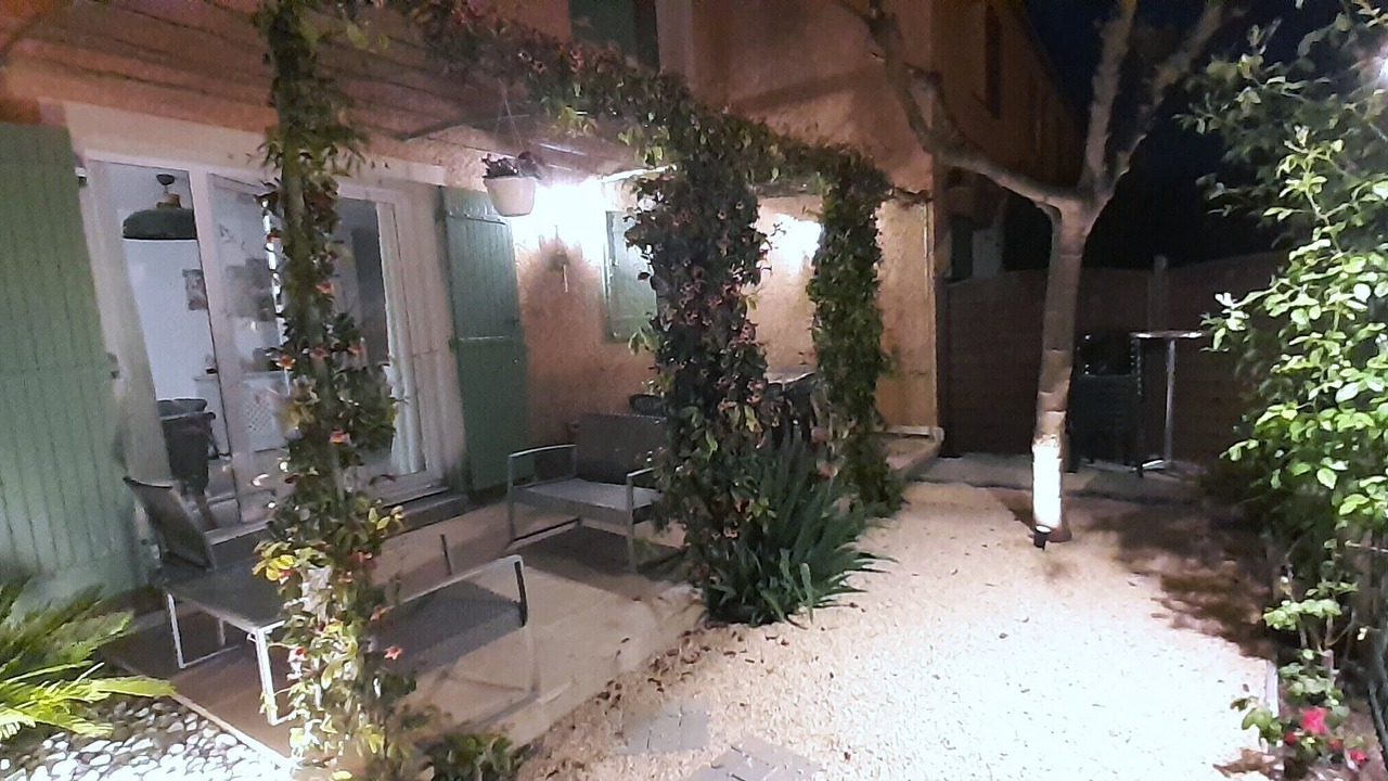 Photo of Patio Balcony in Eyguieres