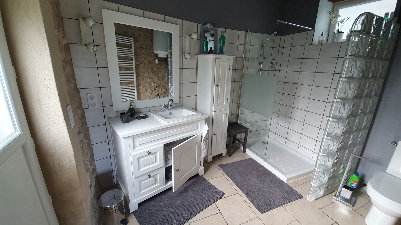 Photo of Bathroom in Viens