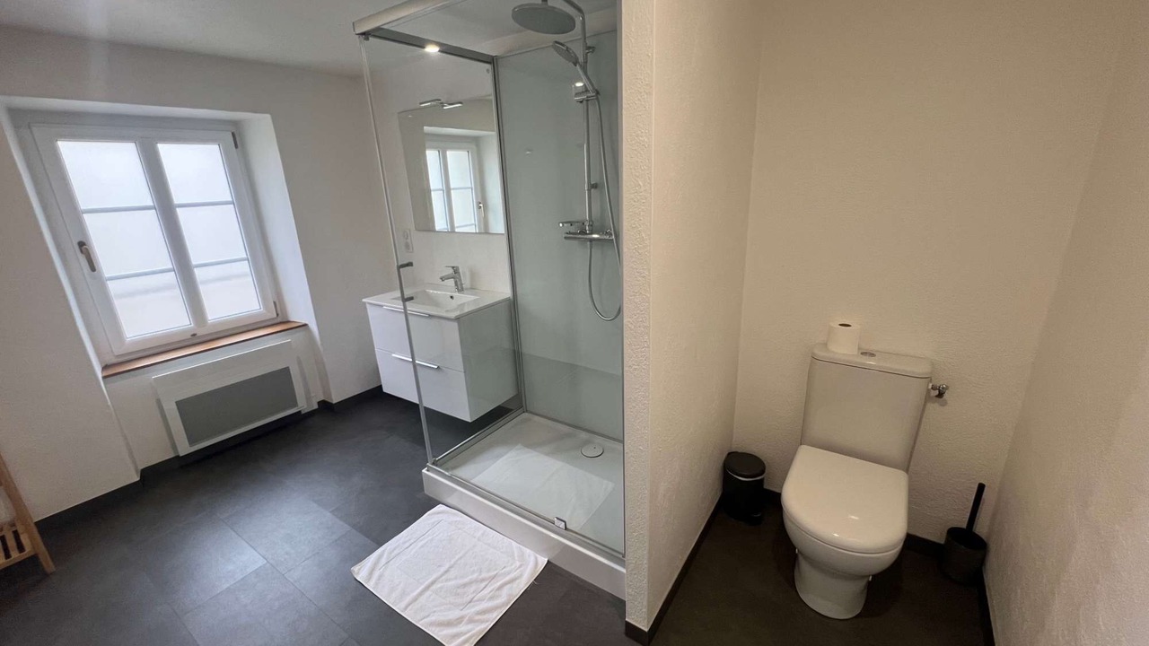 Photo of Bathroom in Gaillac-d'Aveyron