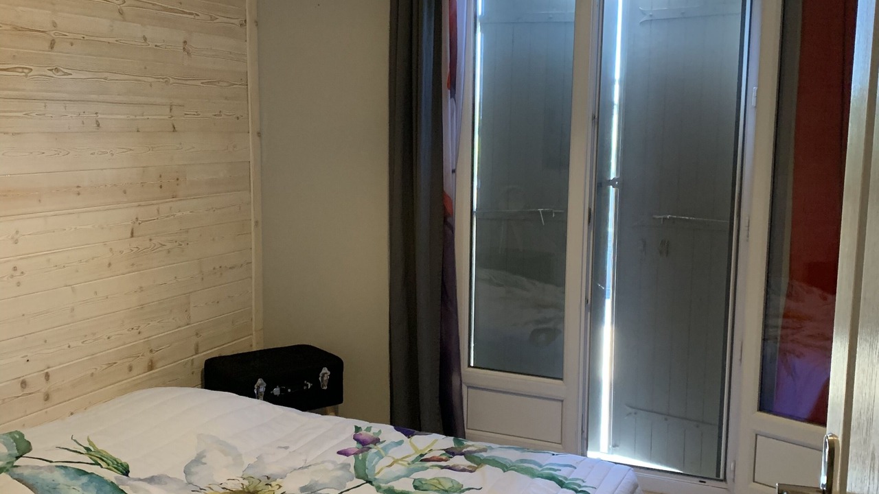 Photo of Bedroom in Sainte-Cecile-les-Vignes