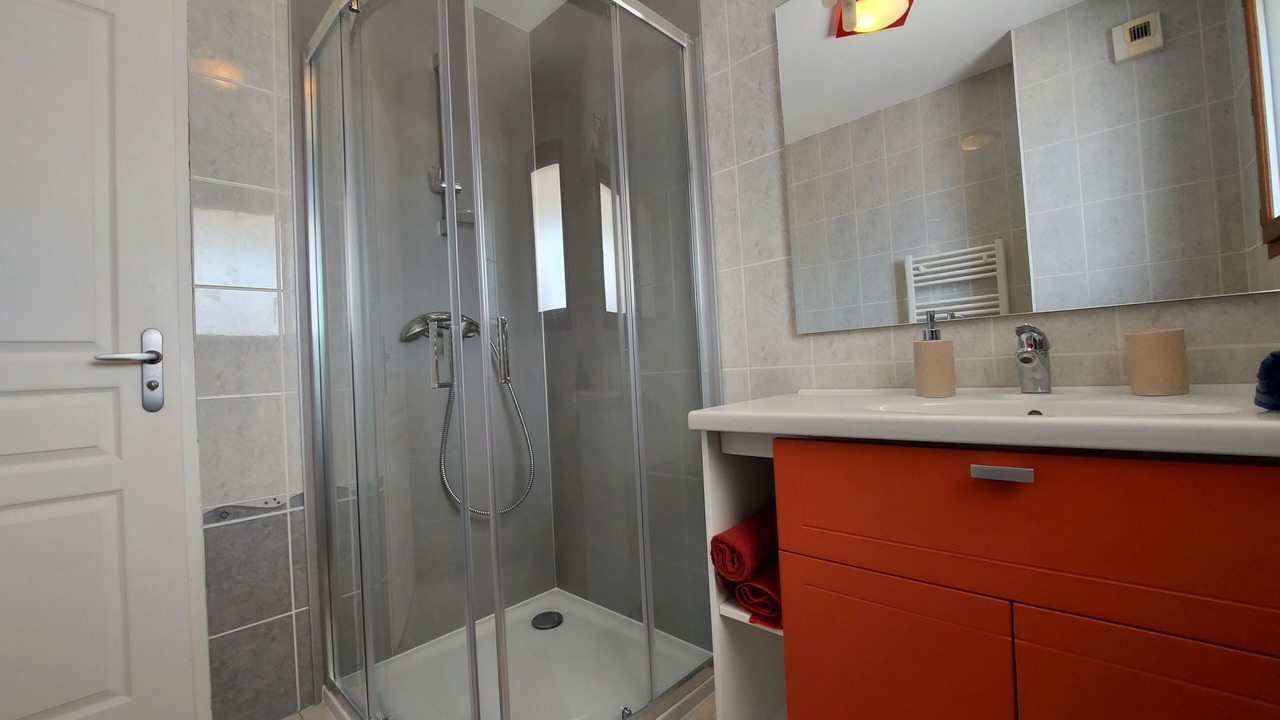 Photo of Bathroom in Saint-Jorioz