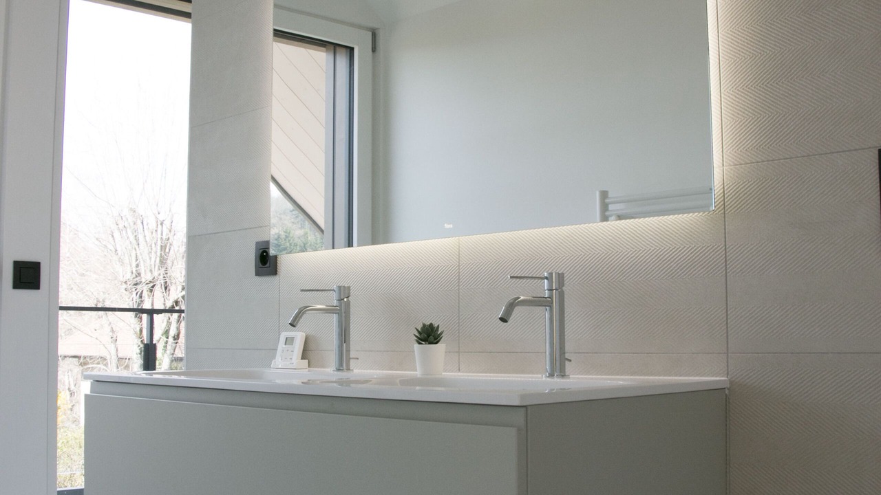 Photo of Bathroom in Menthon-Saint-Bernard