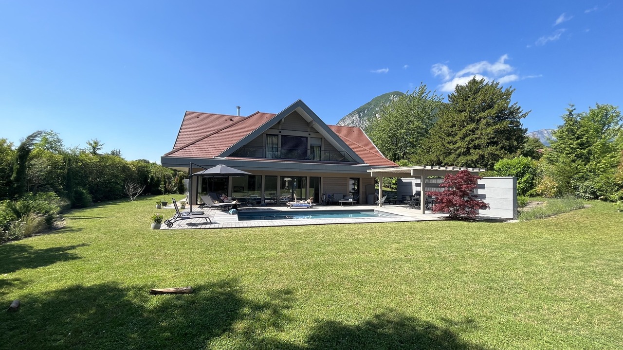 Photo of Outdoor in Menthon-Saint-Bernard