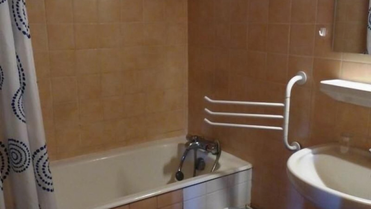 Photo of Bathroom in Villeneuve-dʼAllier