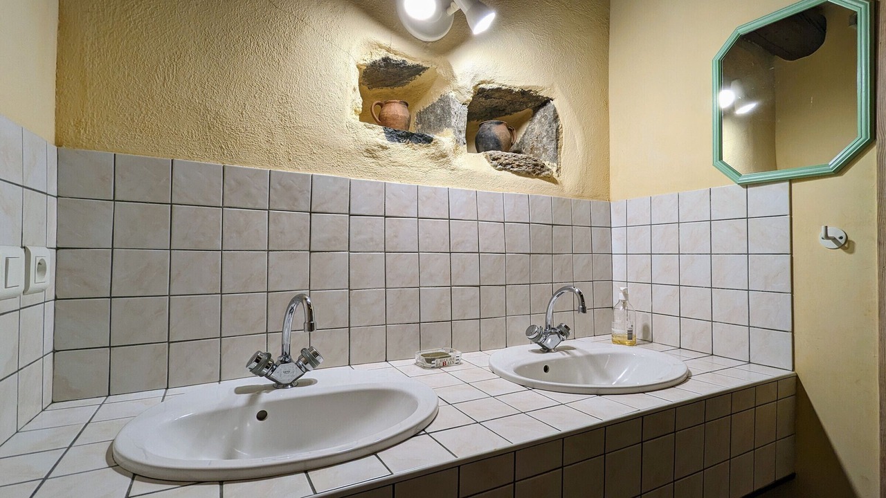 Photo of Bathroom in Villeneuve-dʼAllier