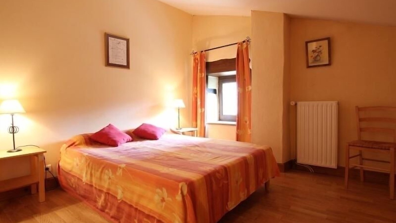 Photo of Bedroom in Villeneuve-dʼAllier