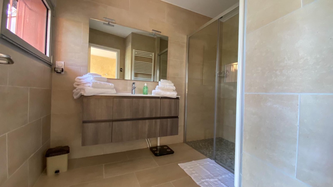 Photo of Bathroom in Etoile-sur-Rhone