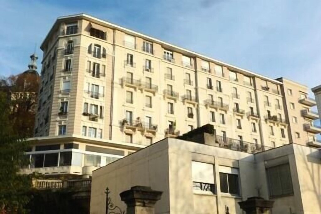 Photo of Buildings in Aix-les-Bains City Center
